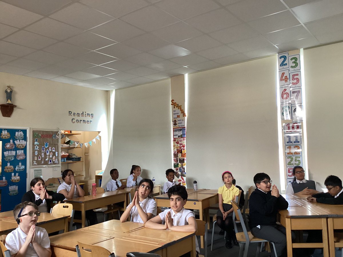 year_holy's tweet photo. We enjoyed worshipping with Dan and Emily in the first OPEN with Mary, we are looking forward to give honour to Our Lady each day, in prayer and song throughout the month of May 🎶🙏 @HolyFamilyScho1 #REHFB10 #CSTHFB10 https://t.co/jcR0IyiF5C