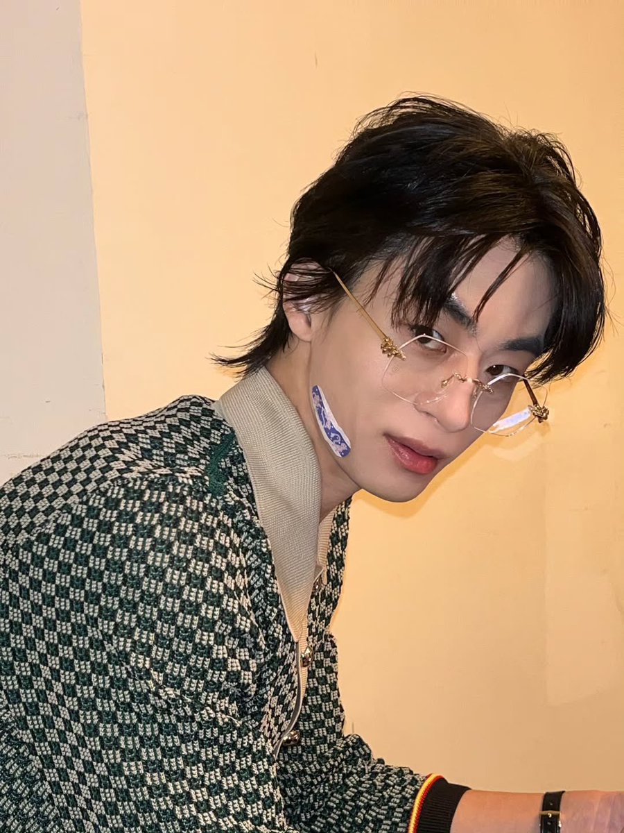 취향 tweet media