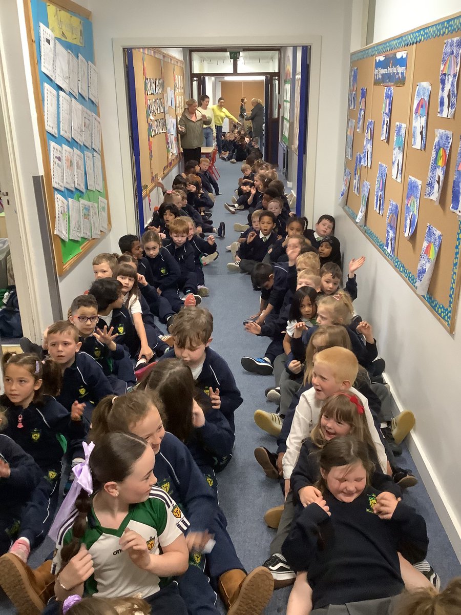 Bunscoil Chríost Rí tweet media