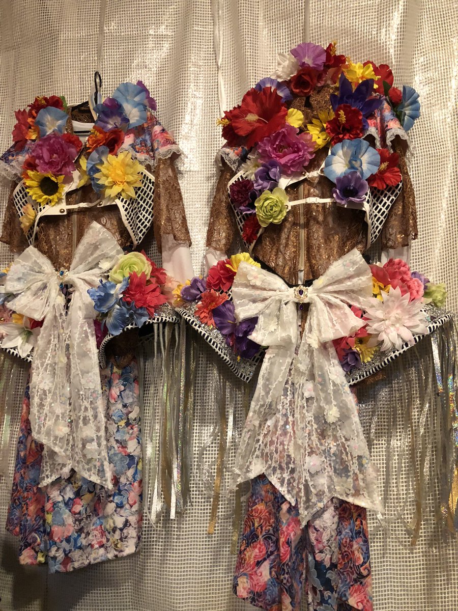 二丁魁さん15周年品川ステラボールライブおめでとう御座います✨㊗️🎊✨

今回も新衣装はizoが製作させて頂きました！有難う御座います♪
izo過去衣装も展示有難う御座います！！

今回は花がたくさんの衣装、オファーでした✨
花がモヘアで全て取り外し移動可能です♪