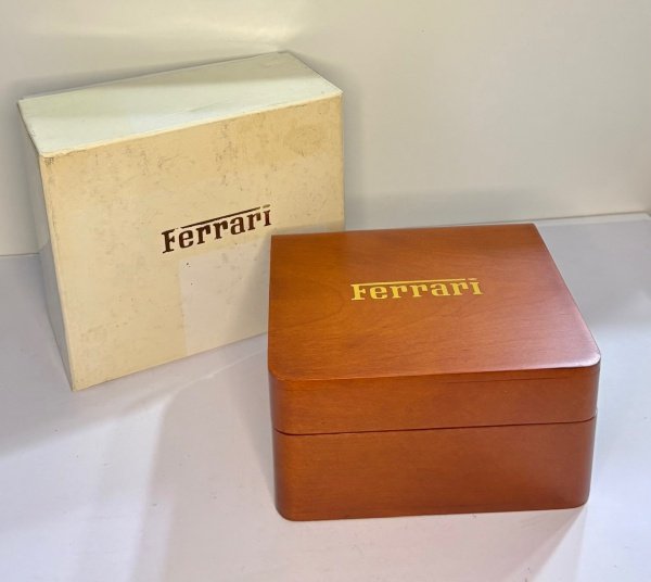 brunotsalata's tweet image. Estojo Original Ferrari em Madeira Luxo para relógios - Raro 

R$1.150,00 via OLX ou retirada em Barrinha SP 

#ferrari #relogio #tempo #horario 

sp.olx.com.br/regiao-de-ribe…