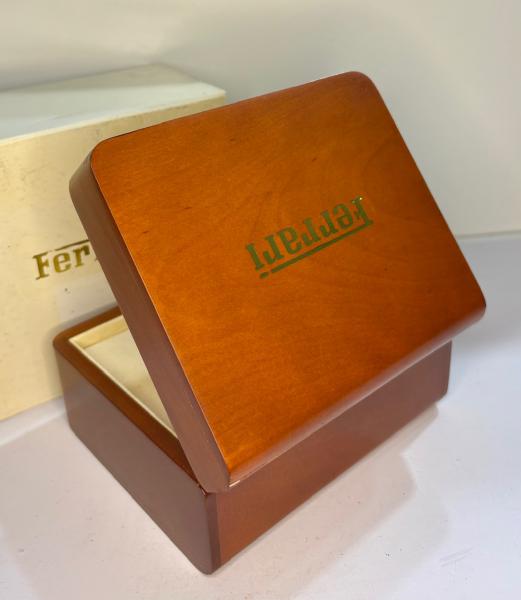 brunotsalata's tweet image. Estojo Original Ferrari em Madeira Luxo para relógios - Raro 

R$1.150,00 via OLX ou retirada em Barrinha SP 

#ferrari #relogio #tempo #horario 

sp.olx.com.br/regiao-de-ribe…