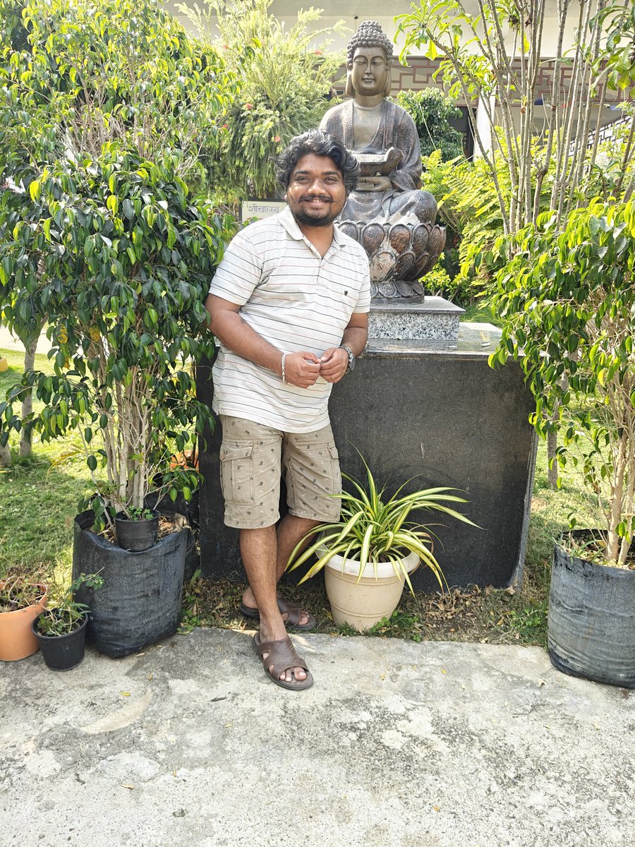 The_Pranit's tweet photo. सब्ब पापस्स अकरणं, कुसलस्स उपसंपदा। 
सचित्त परियोदपनं, एतं बुद्धान सासनं।।

वाईट गोष्टींचा त्याग करणे, चांगल्या गोष्टींचा स्वीकार व संचयन करणे आणि नेहमी मन शुद्ध ठेवण्याचा प्रयत्न करणे, हीच सर्व बुद्धांची मूळ शिकवण आहे.

In Search of Nibbana; On the Way of Buddha!🌦️

#VesakDay 🌕 https://t.co/KCL8QrXv1Z