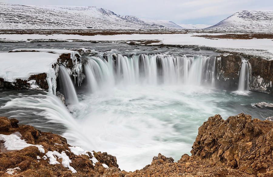 joancarroll's tweet image. Godafoss Waterfall Iceland buff.ly/8TG6LXI #iceland #waterfall #waterfalls #godafoss #winter #Travel #travelphotography #icy #landscape #falls #wallart #giftideas @joancarroll