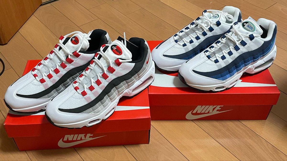 tomoshiho23's tweet image. ブルーグラデがatmosさんから届きましたー👍カッコいい！レッド、ブルーと並べるとイエローがやっぱり欲しくなりますねぇ。。
#airmax95
#nike
#atmos