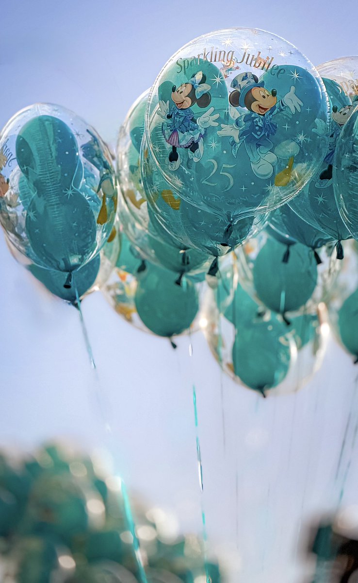 aoao_spring's tweet photo. 空まできらきらして見えた日🎈✨

 #私が見た景色  #TokyoDisneySea  
#あーフォト https://t.co/28dZcIxg2C