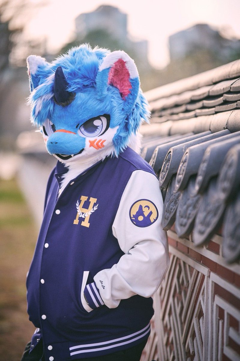 LeoLinXi's tweet photo. #OC_vs_ME 
#FursuitFriday 
📷: @mano_4171 https://t.co/emaMZq2c9m