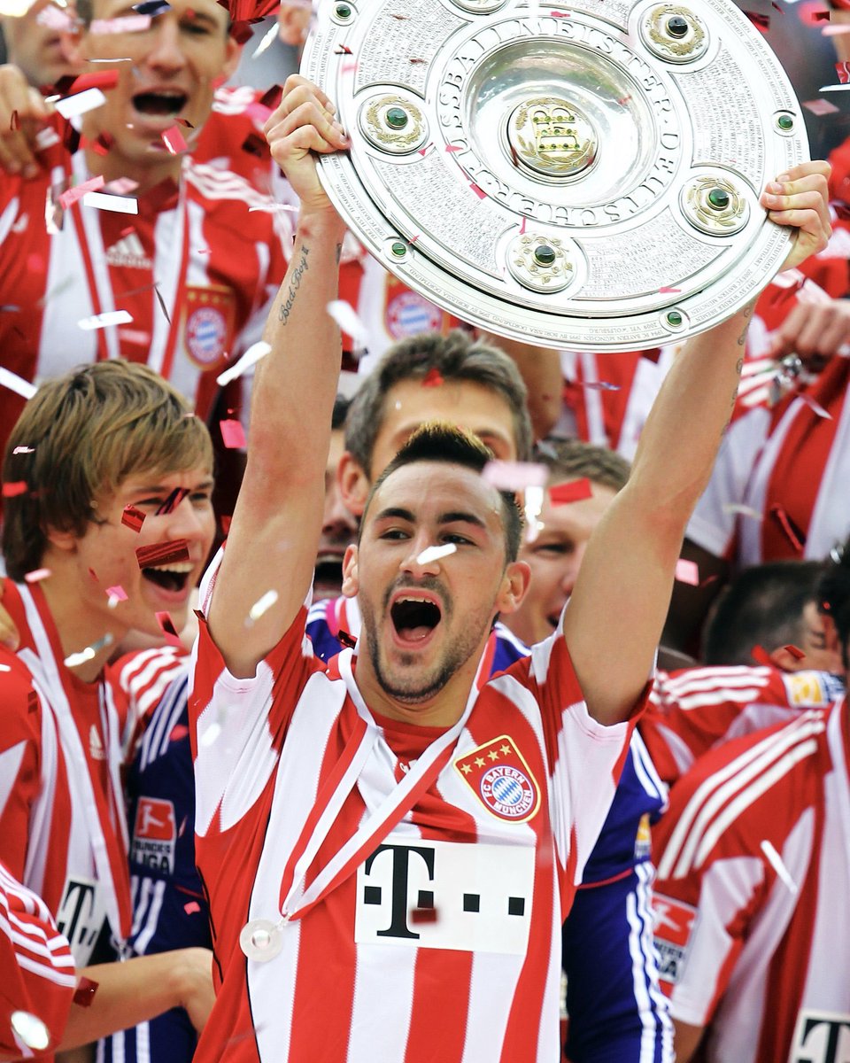 FCBayernES's tweet photo. Queremos desearle un muy feliz cumpleaños a nuestra leyenda del FC Bayern y entrenador asistente del World Squad y Global Academy, Diego Contento 

¡Muchas felicidades!🎈 https://t.co/wjnj5wy5gU