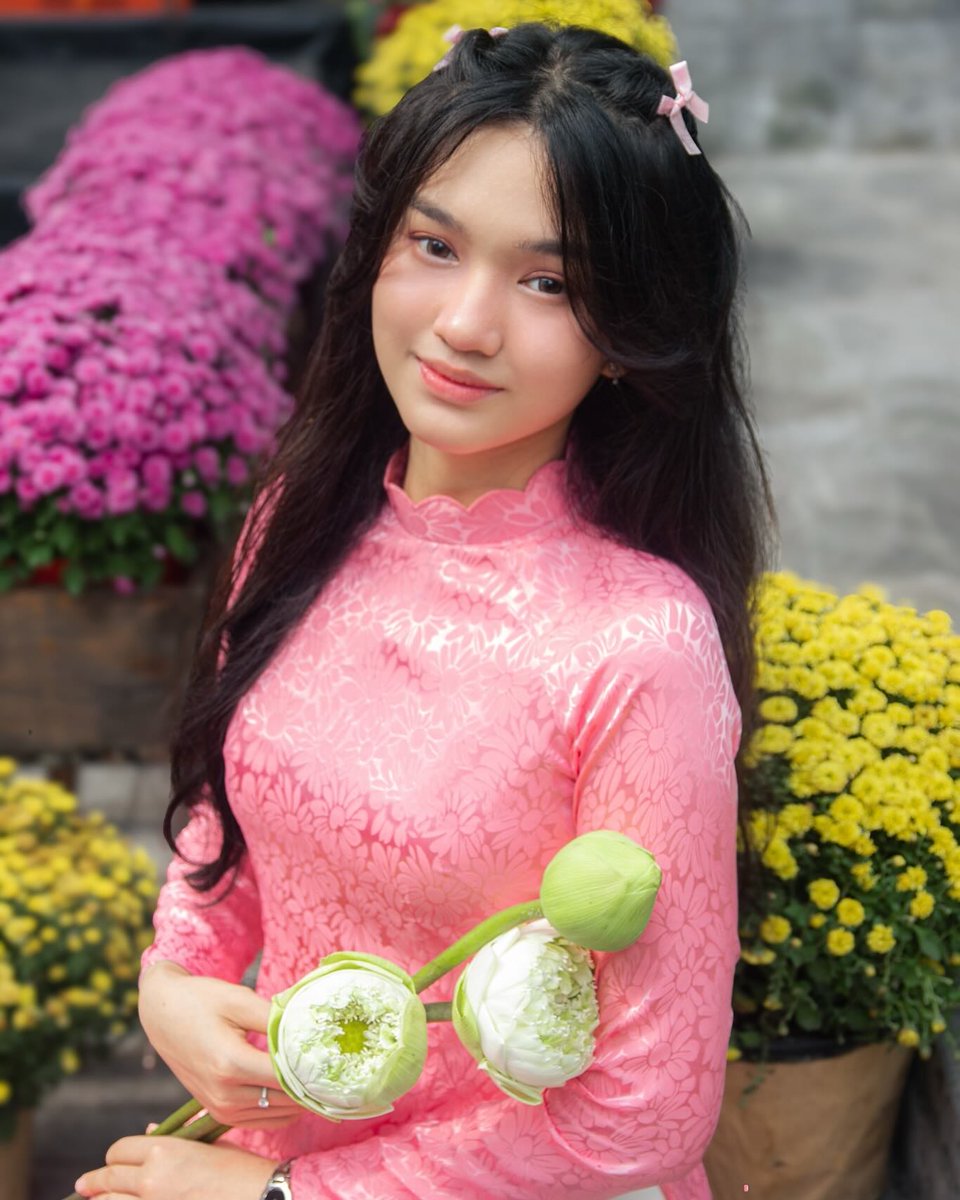 hsgtphcm's tweet photo. Chị Trâm Anh đã làm tốn tinh biết bao đứa con trai bằng đôi chân thon dài, khuôn mặt dâm đãng và body gợi dục của mình.
#tramanh #hocsinhdam https://t.co/Jm8ZR0bU2k