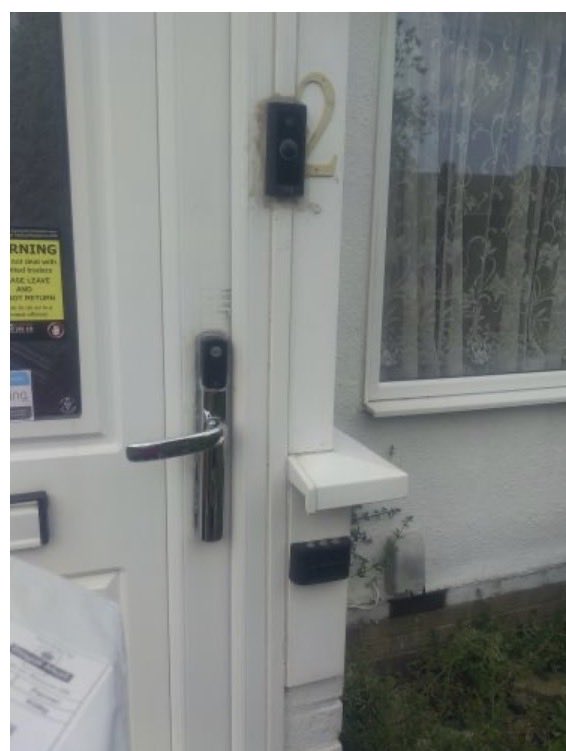 CuriousClaud9's tweet photo. @RoyalMail I get how difficult it is to deliver, however, this is not acceptable. It is hanging out the letter box in full view of anyone walking by or up/down the main road. To the left of the door is a plant pot which would have hidden it from view. 

#shambles https://t.co/i0rbDWJHtZ