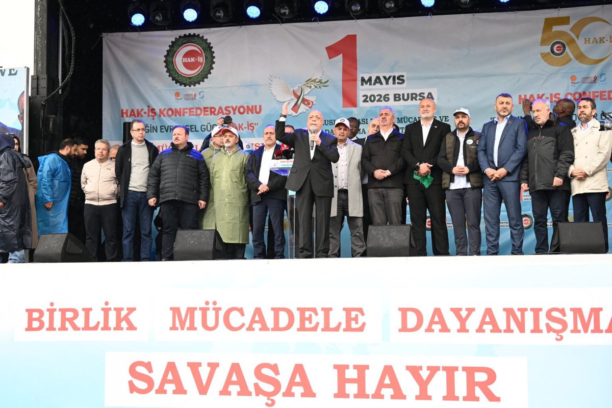 hizmetissendika's tweet photo. ULUDAĞ’IN GÖLGESİNDE HAK-İŞ’TEN TARİHİ 1 MAYIS

Konfederasyonumuz HAK-İŞ, 1 Mayıs Uluslararası Birlik, Mücadele ve Dayanışma Günü’nde yoğun yağmur altında Bursa’da tek yürek oldu. Uludağ’ın gölgesinde tarihi bir 1 Mayıs gerçekleştirildi. “Birlik, Mücadele, Dayanışma, Savaşa Hayır” temasıyla, talepler güçlü bir şekilde dile getirildi.

Ayrıntılar 👇

https://t.co/78ZlfMv1Kz