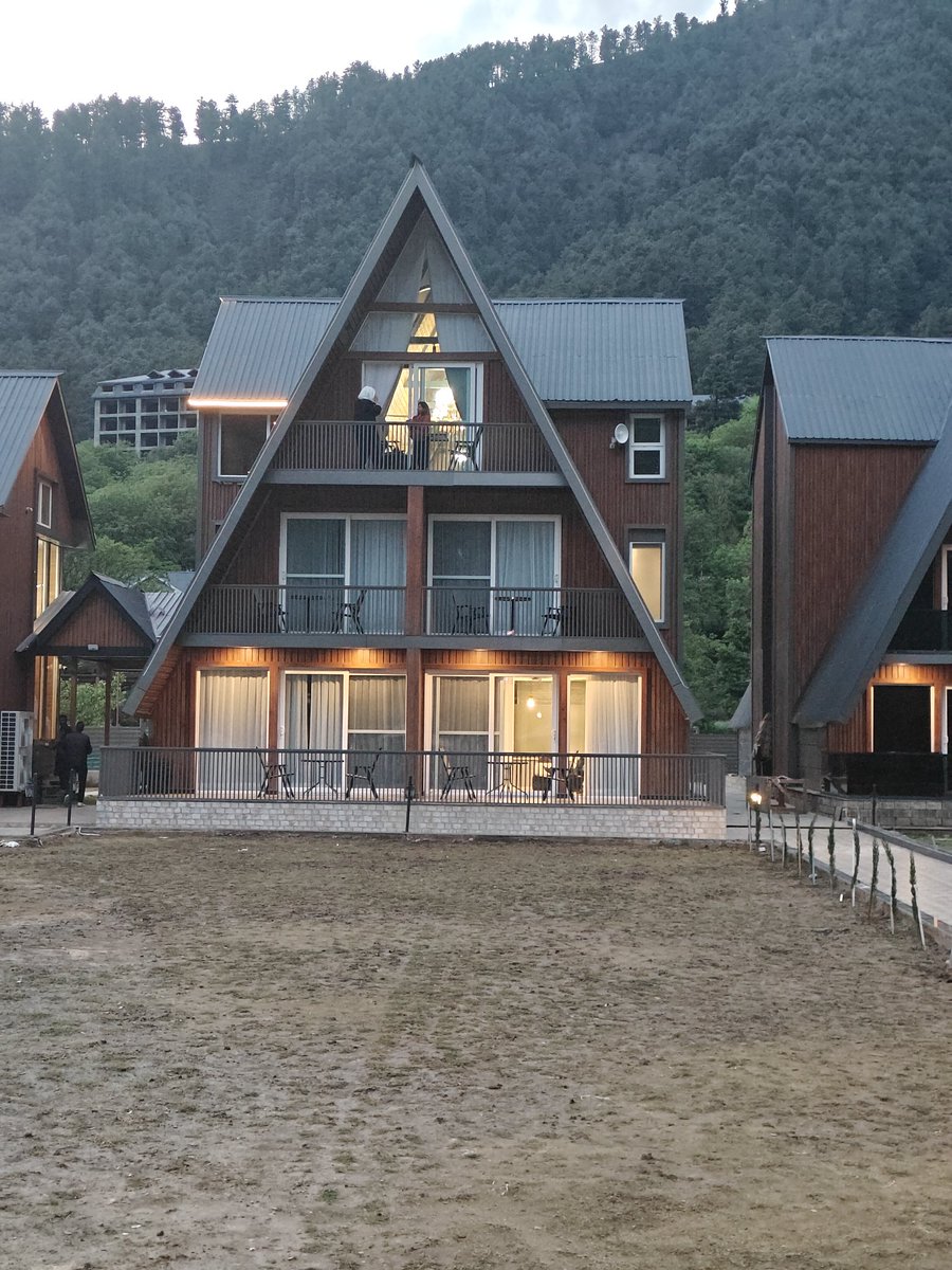 AMyth_n1's tweet image. Another stay for the next 2 days....#Pahalgam