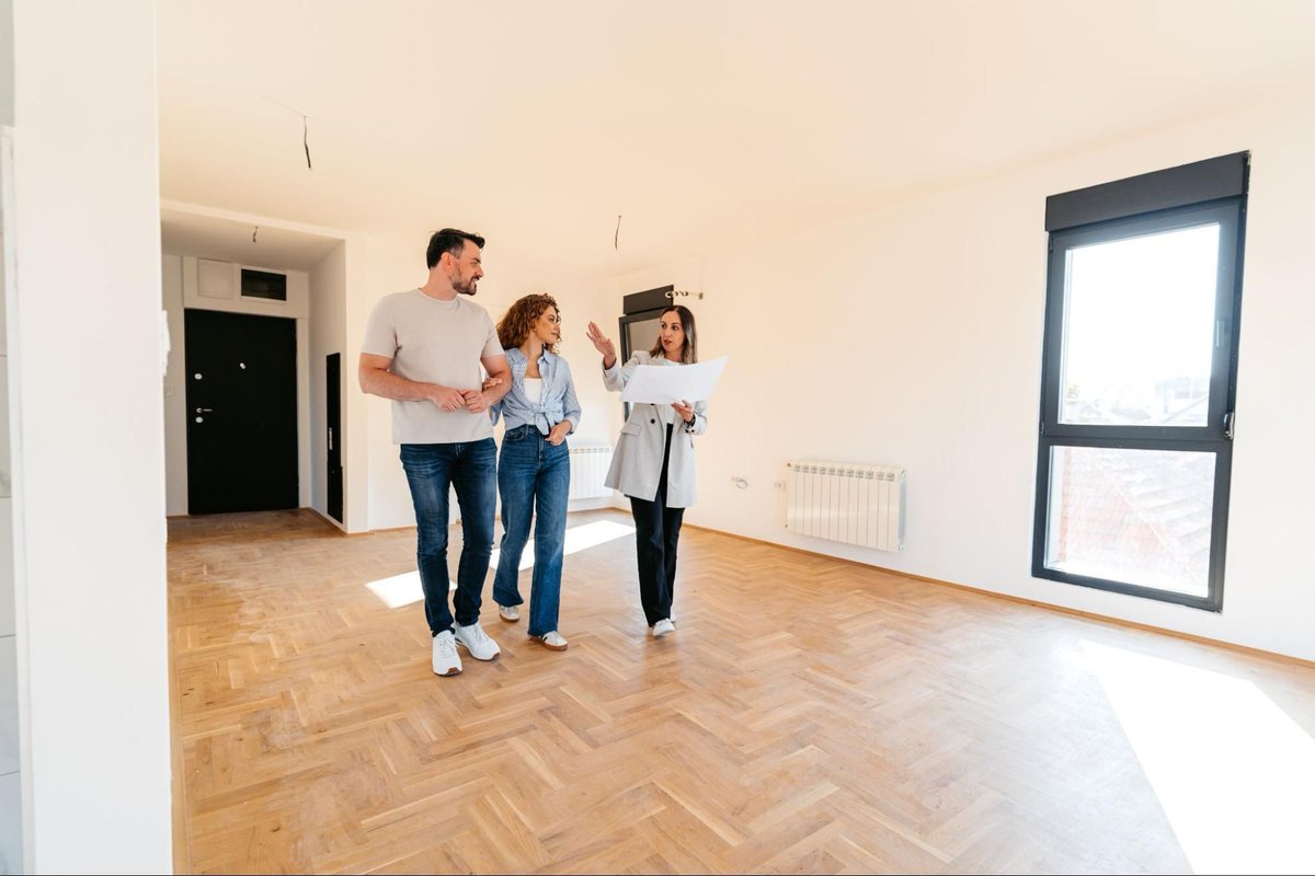 GilProperties's tweet image. The benefits of hiring a property manager go beyond convenience.

Professional support helps landlords manage tenants, maintenance, and compliance more effectively.

Full article here: buff.ly/yrqU3Y5 

#PropertyManagement #CalgaryLandlords