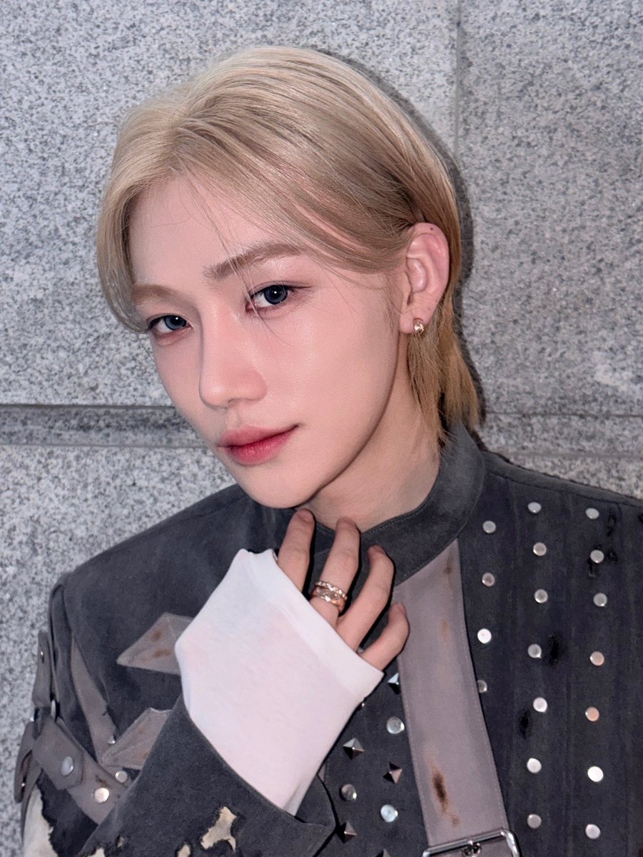 CHANHEE. tweet media