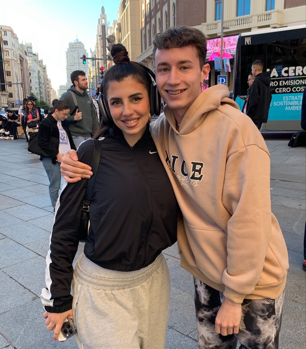 Aaron tweet media