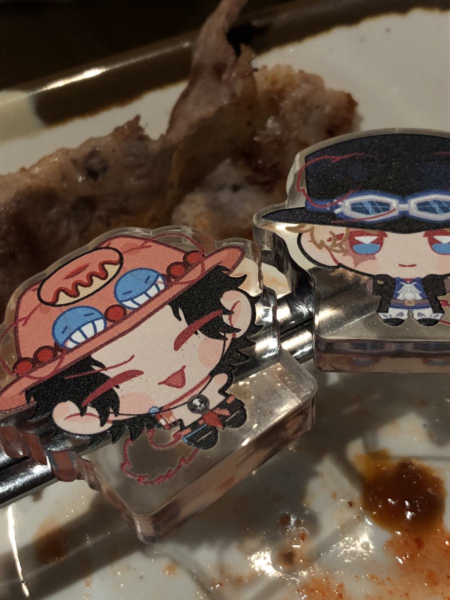 min_hye_won0's tweet image. I swear, if these two little things were food, I’d literally eat them up. They’re SO freaking cute😭✌🏻💝💝💝😭😭😭🥹🥹 #saboace #sabo #ace