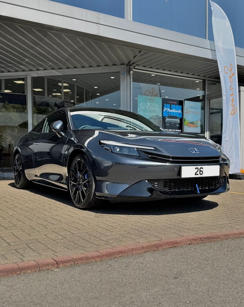johnsonscars's tweet image. Just look at that Honda! 😍

Clare is pictured here at Johnsons Honda Milton Keynes, handing the keys to this incredible New Honda Prelude to Mr Mark Fullbrook.

Congratulations, and enjoy your new set of wheels!

#Honda #HondaUK #HondaPrelude