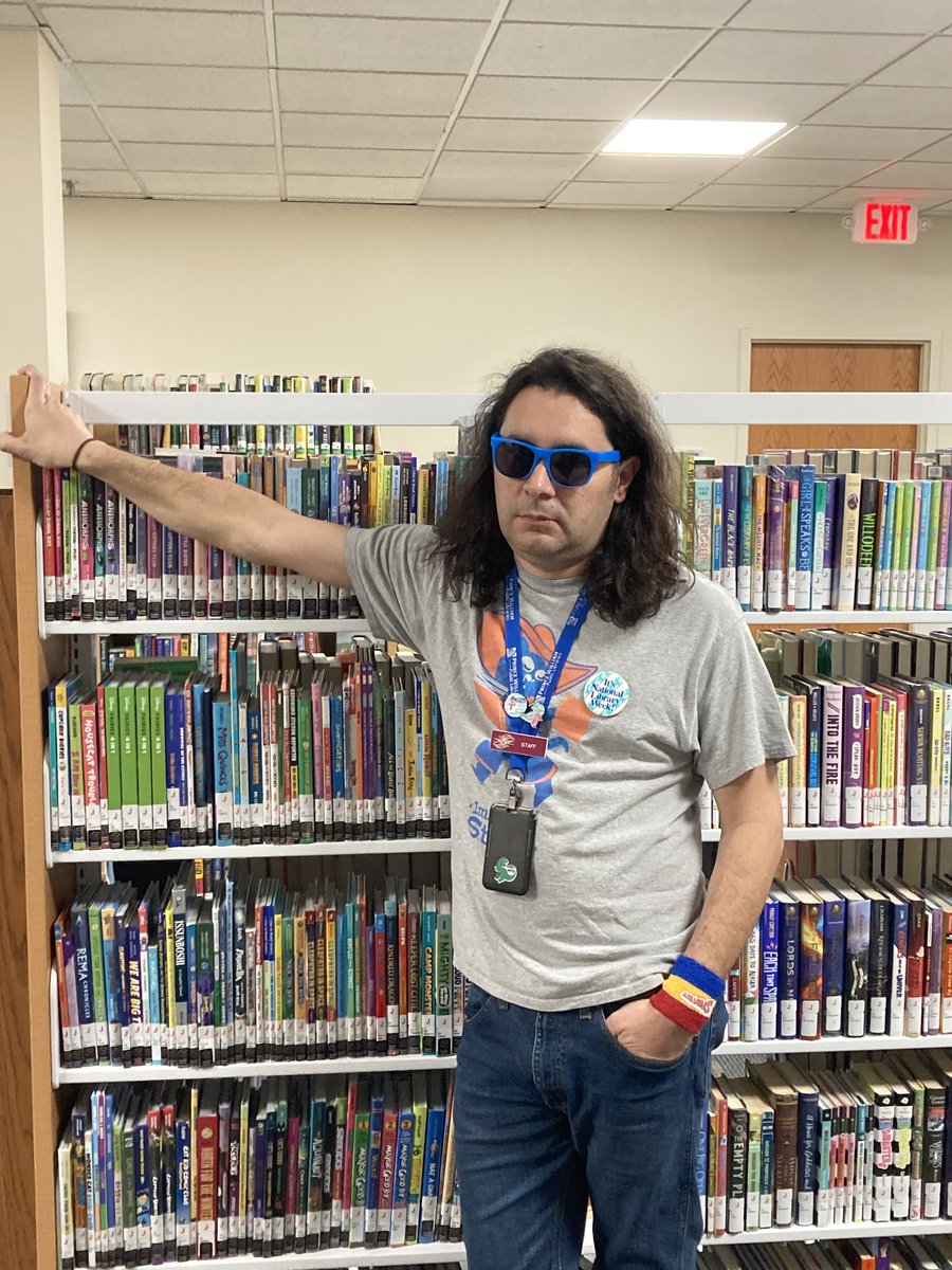 PrinceWmLibrary's tweet photo. Last week was National Library Week and one of our Youth Services Librarians brought the swag, serving literacy AND looks! 😎

Now we want to know… what was your favorite read of April? Drop it below 👇

#Library #ServingLooks #LibraryHumor https://t.co/fgW1aHl3Uc