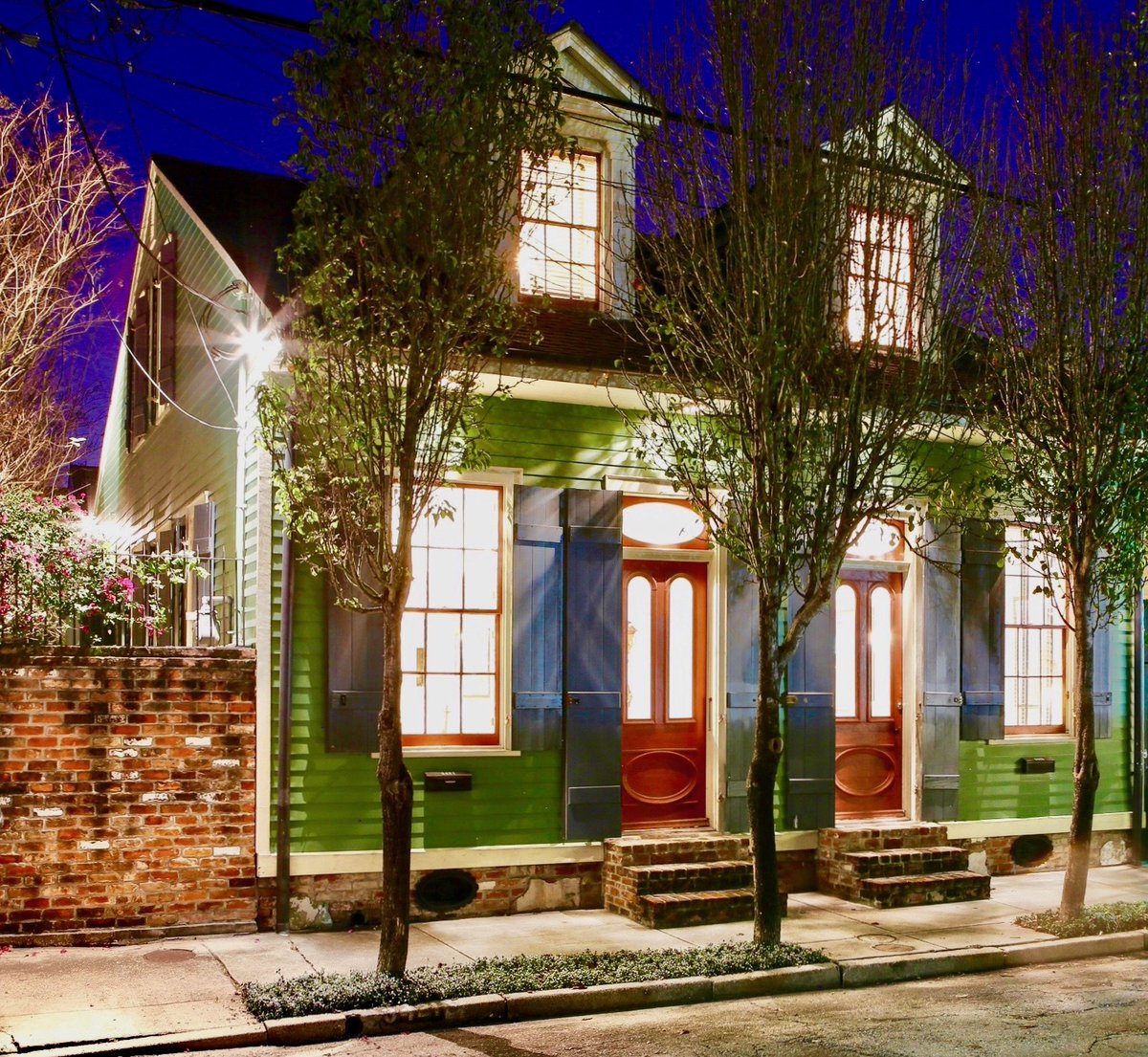 GreatmenLoft's tweet photo. Are you looking for one of those perfect Vacation Homes in New Orleans? 

One of the Best Airbnbs in New Orleans, LA?

You found it!

2 Bedrooms &amp; 2 Bathrooms
5 Minutes to French Quarter
Historic District

https://t.co/Lv19C7gcRn

#visitneworleans #louisianatravel https://t.co/vr6j4jVKea
