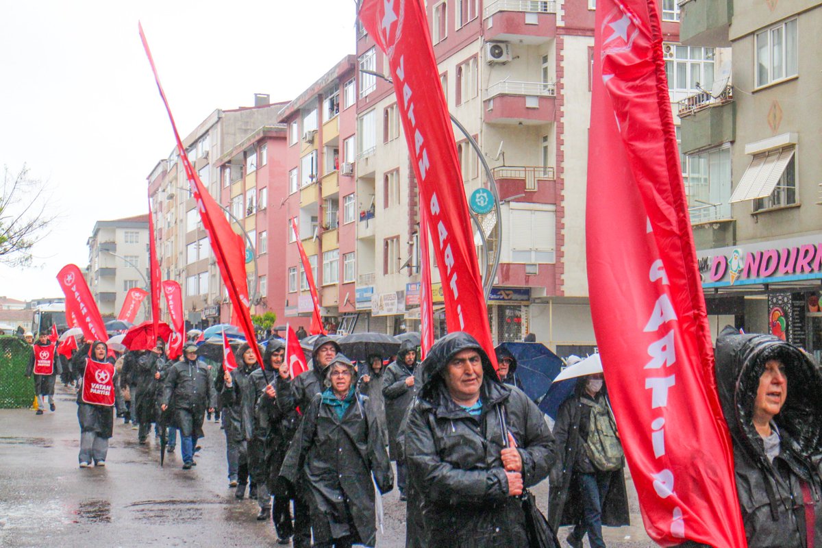 VatanPartisiist's tweet photo. Yaşasın 1 Mayıs!

1 Mayıs İşçi Bayramını işçi sınıfımızla birlikte Gebze'de kutladık.

Üretenlerin Milli Hükümeti için göreve! https://t.co/hN6Tl03DqT