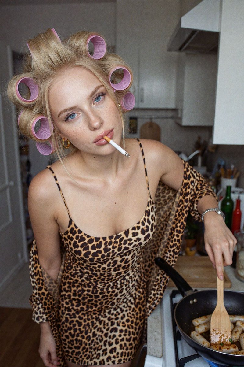 valenvukovic's tweet image. Morning routine in full glam — who else gets dressed before the coffee? 🐆 #MorningVibes #LeopardPrint #GlamRoutine #OOTD #HomeGlam