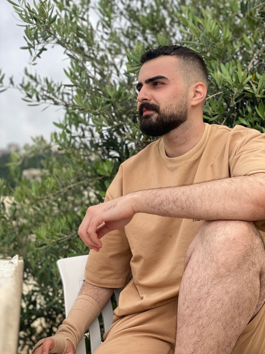 Hassnkhalife's tweet image. Ez bê te tû neme 🌿☀️

.

.
#bearded #men #summer #lebanon #mensfashion #handsome #beard