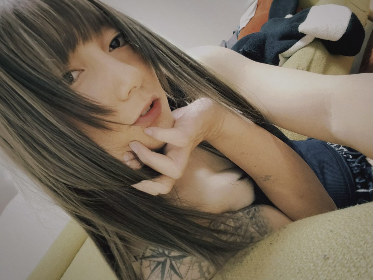 めろ tweet media