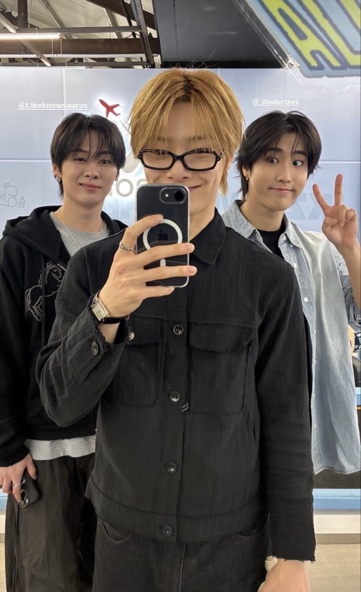 nat 空白 ♡ MET LEE KNOW tweet media