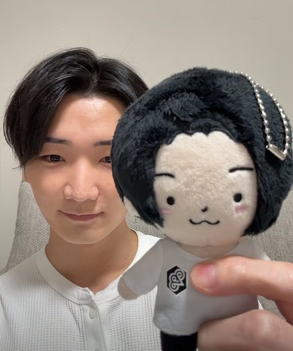 リフくんのぬい発売決定✨
お値段　¥2300(ふみの23なのね)
送料　¥800
大きさ　15cm
股下　3cm😂
購入は(BASE)インスタのストーリー載ってます、発売日は5/2 12:00〜販売
※ご本人様がスクショや画録で拡散をご希望です🙏