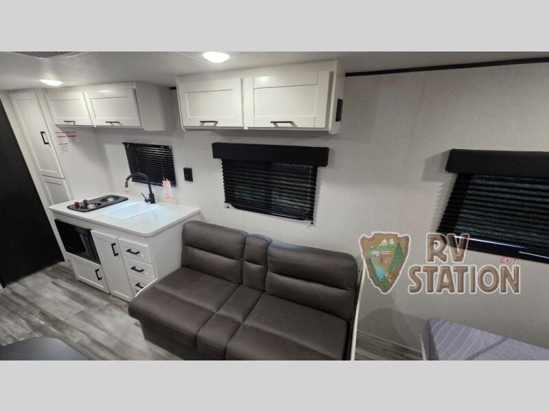RVStationDonna's tweet image. Big comfort in a travel ready package 🏕️ It’s why the 2026 Jayco Jay Flight stands out at RV Station.

Check it out today! ➡️ rpb.li/SJN

#RVStation #JaycoRV #TravelTrailer #RVLiving #ExploreMore