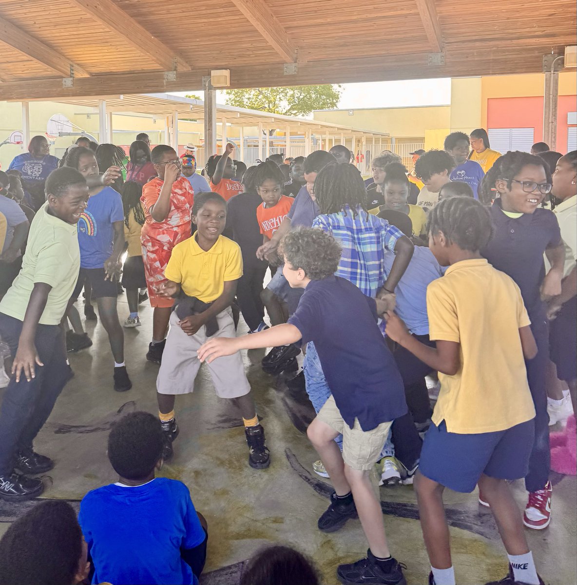 NorwoodElem's tweet photo. #AssistantPrincipal appreciation finale and #FASTTesting Pep Rally! @MDCPSNorth https://t.co/6RcogLqH1i