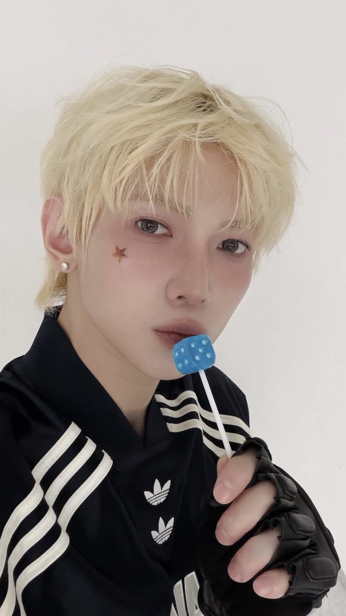 𑣲기여ᢉ𐭩 tweet media
