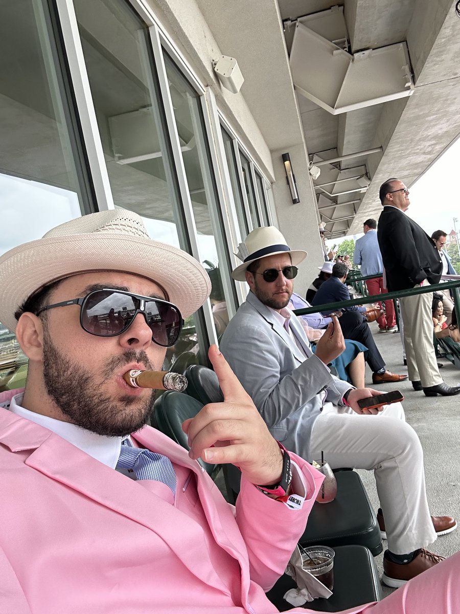 Smokes tweet media