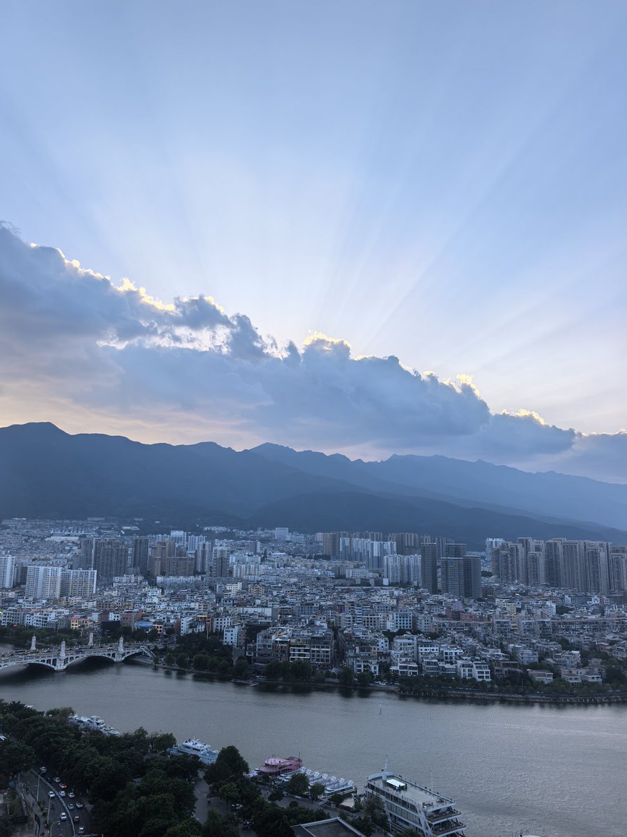 lilefireru's tweet photo. @wuww991 这是民宿的海景 https://t.co/wHLy0vs2GE