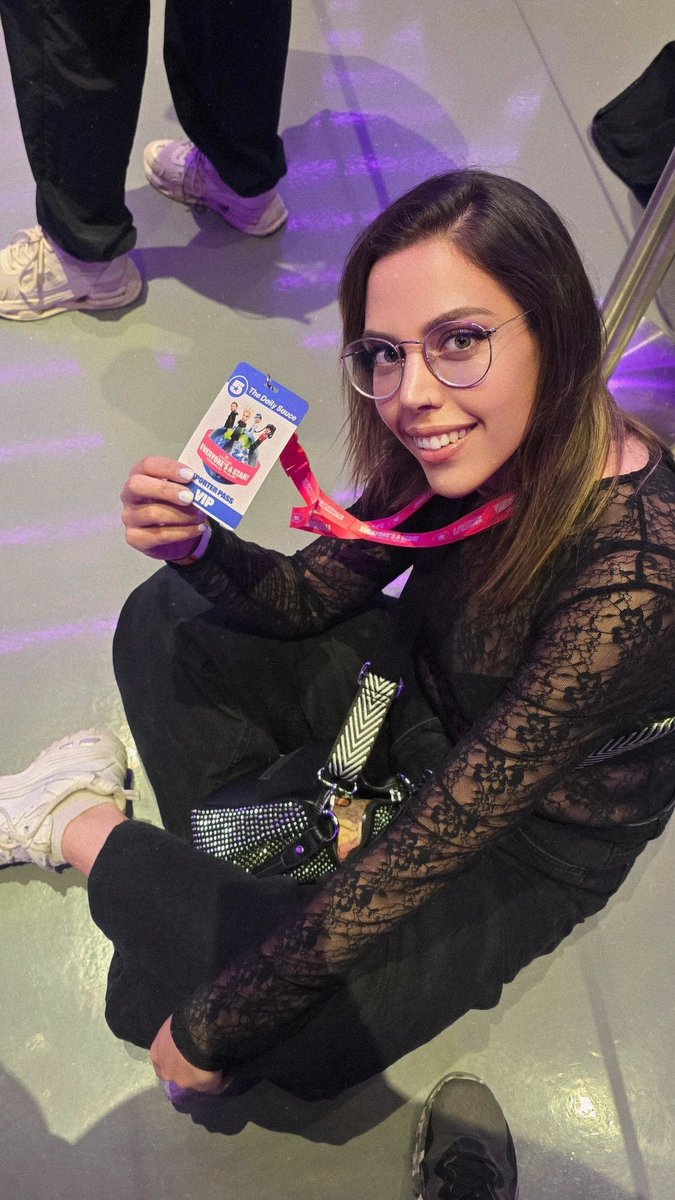 CRIS✨️ tweet media