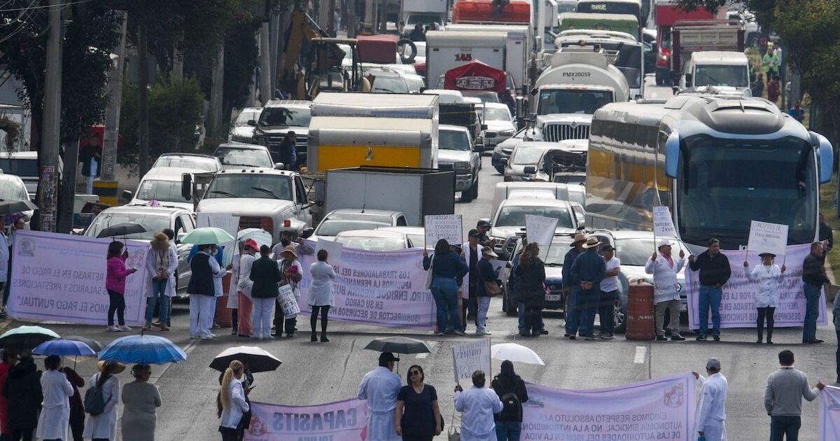 AmaneciendoMx's tweet image. CDMX prevé caos vial por marchas del Día del Trabajo: cinco movilizaciones convergen al Zócalo

La capital registra una de las jornadas con mayor número de movilizaciones del año. Cinco marchas, doce concentraciones y múltiples…

amaneciendo.com.mx/cdmx-preve-cao…

#cdmx #prevé #caos