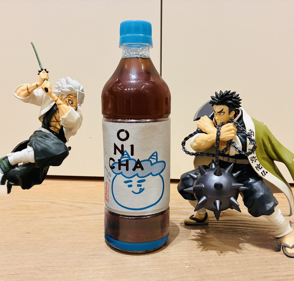 「すごい人気で売り切れまくってんだよ！めっちゃ美味しいんだって！」と娘ちゃんから聞いたけど、普通にいっぱいあったし味も普通だった

パッケージは可愛いけどもやはり👹なので木主に来てもらったw