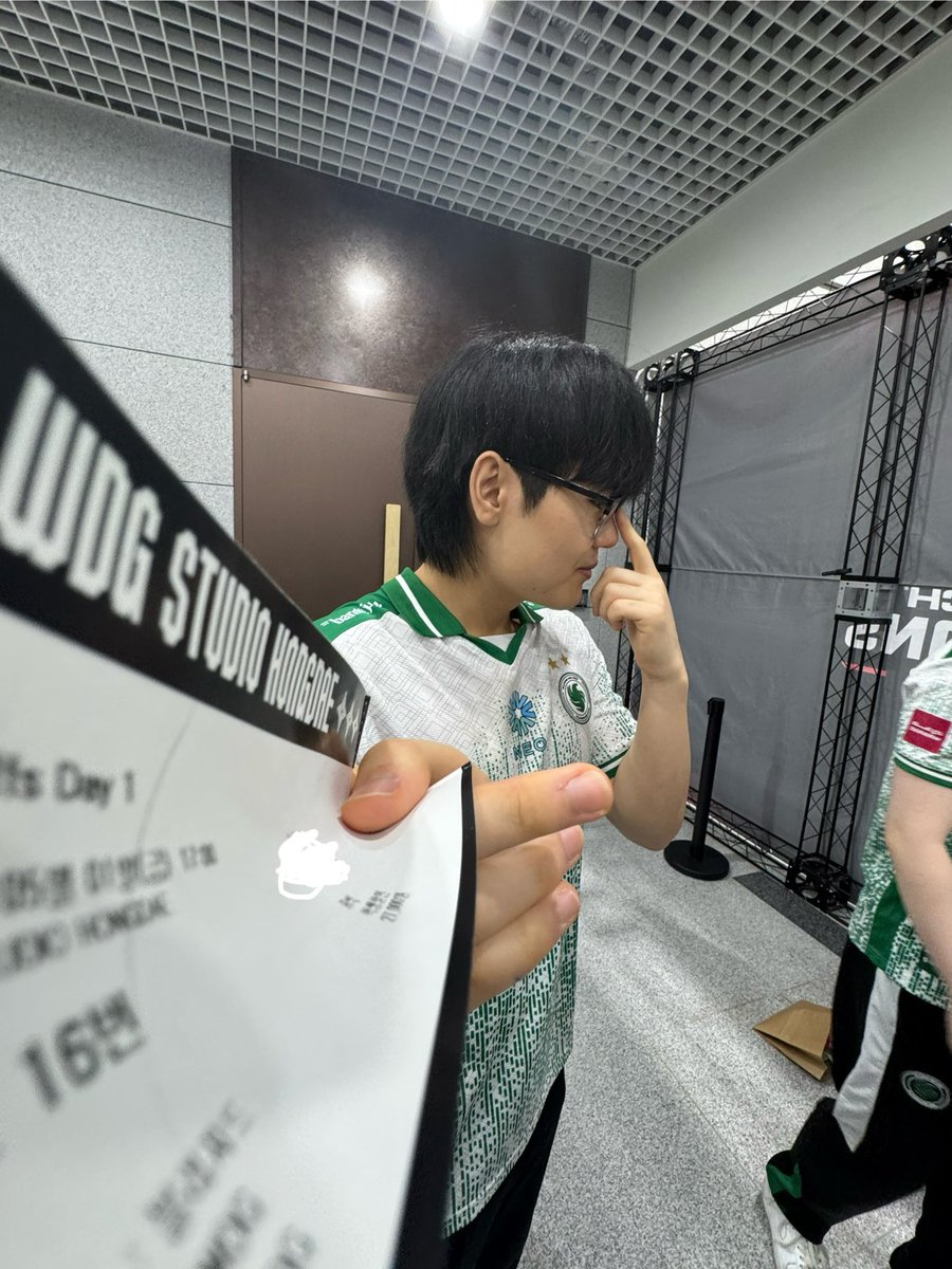 뚭 tweet media