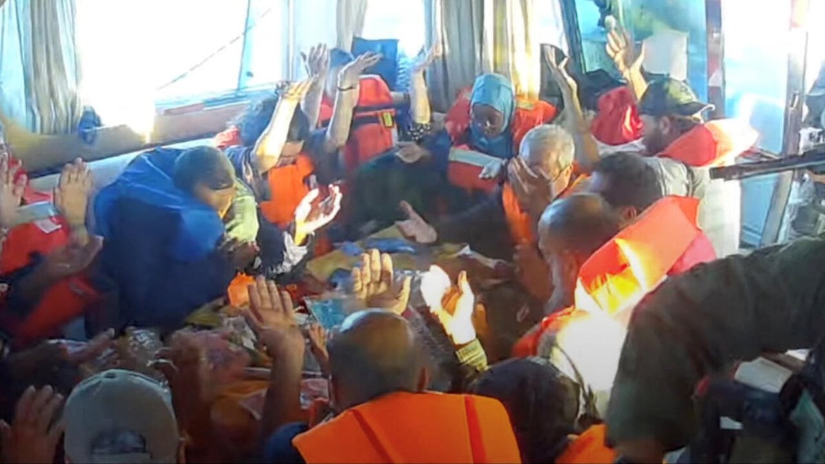 PrensaLatina_cu's tweet image. El Partido Comunista de #Uruguay 🇺🇾 condenó el secuestro por parte de #Israel  de integrantes de la flotilla #GlobalSumud , que transportaba ayuda humanitaria a #Gaza 🇵🇸

Más en #PrensaLatina 
🔗prensa-latina.cu/2026/05/01/pcu…