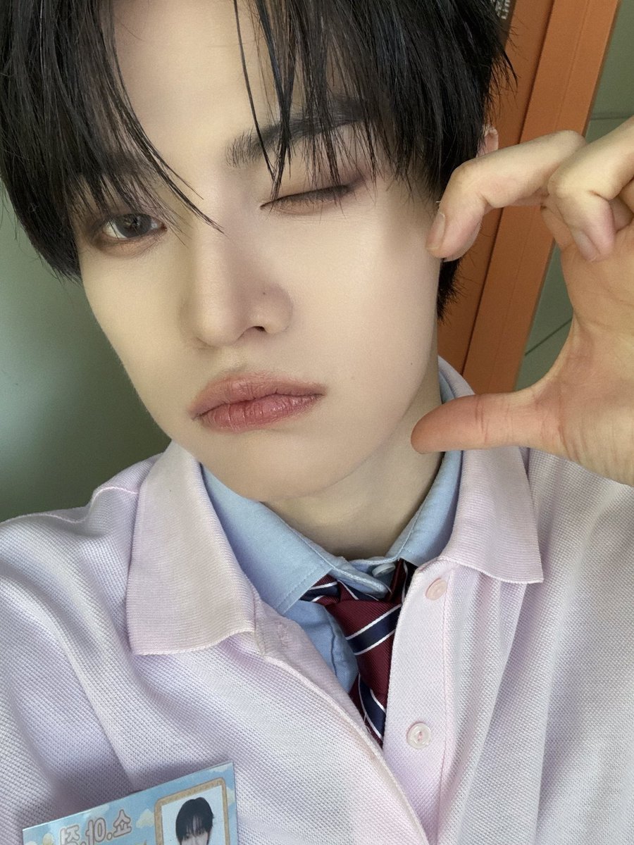 냥녕닝 tweet media