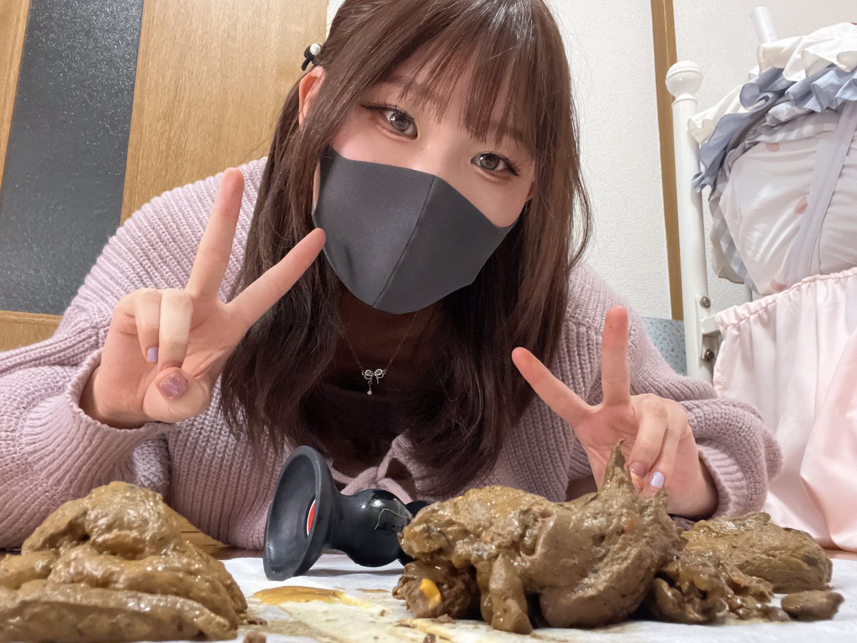 mimiScatY3's tweet photo. こんな彼女でもいい？ https://t.co/jrAZZ0z5CV