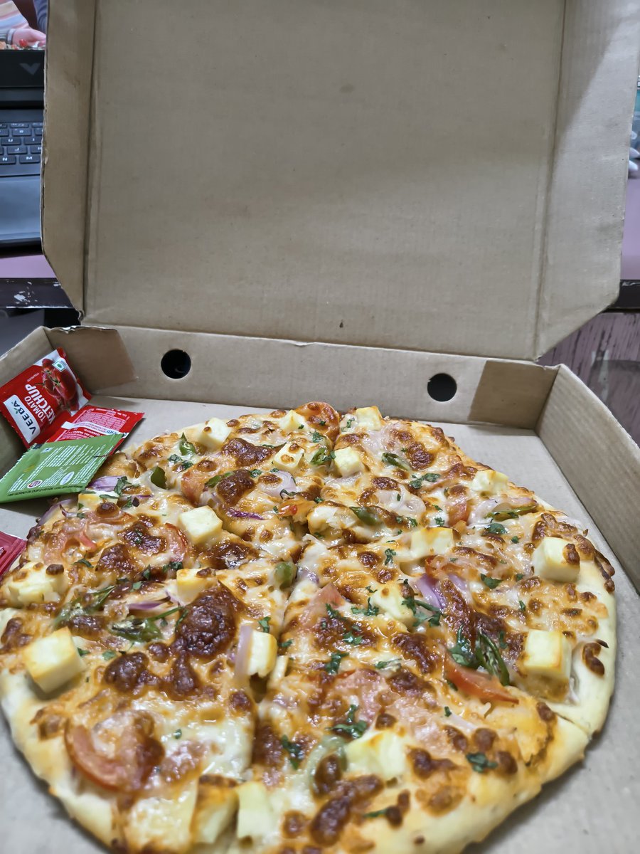 hansomemango's tweet image. Maybe in some Bad world I will find Bad food .
#food #foodie #pizza
