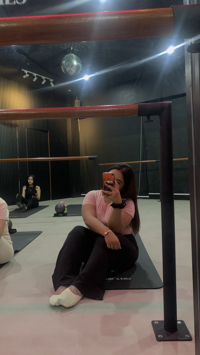 gingerrelyy's tweet photo. coffee after pilates https://t.co/bsBGv2Md6D