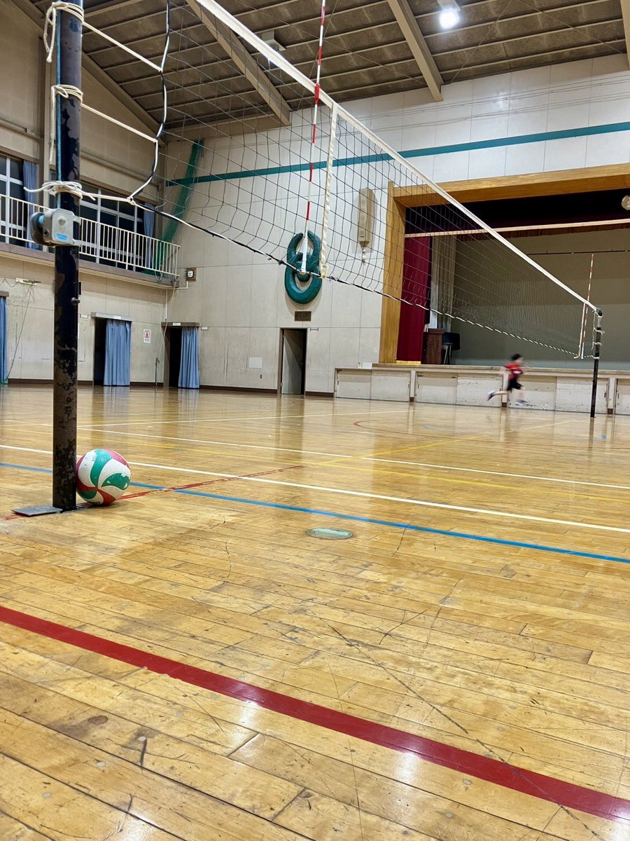 ts0315's tweet photo. ママさんバレーコーチングでした🏐
毎週金曜日に教えてます💪

#湘南ライフ
#三児のパパ https://t.co/DEmXkIZPIL