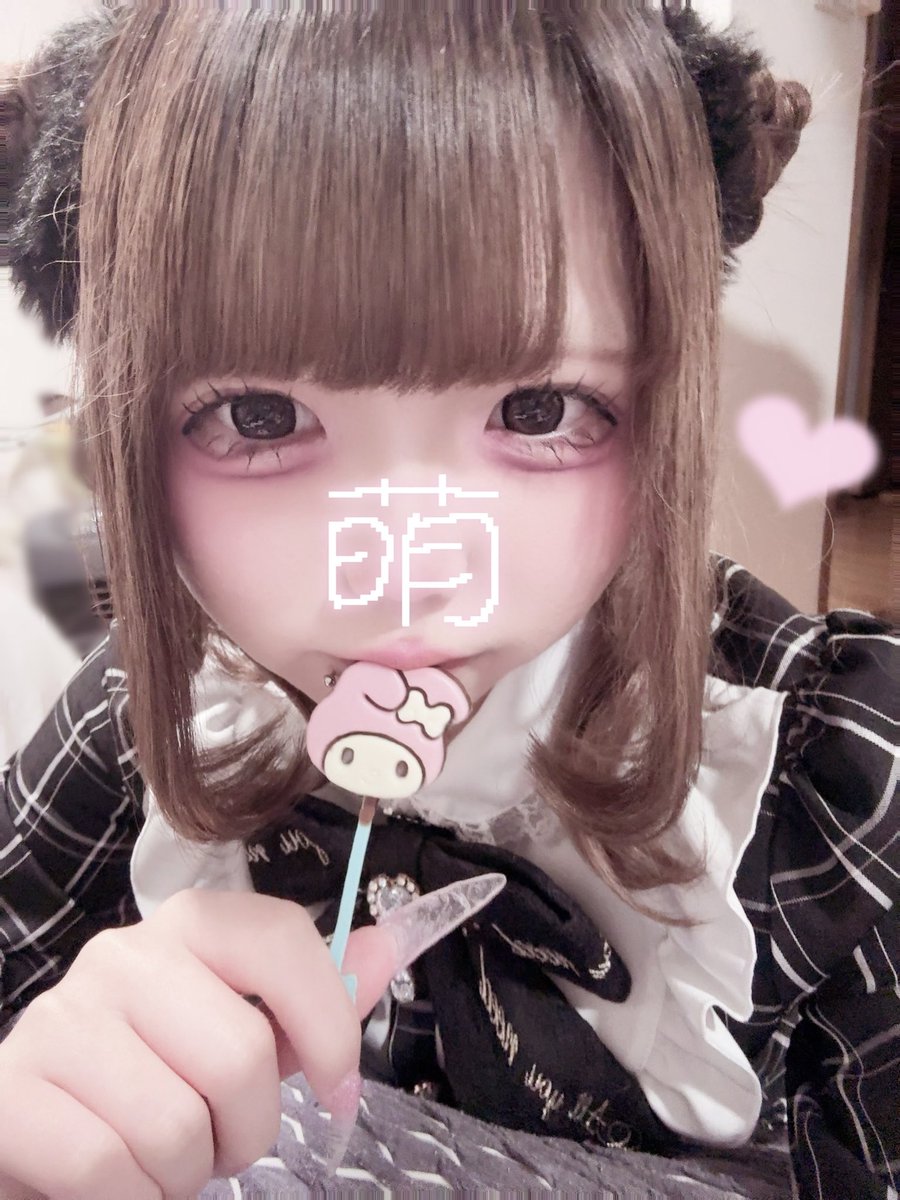 もな tweet media