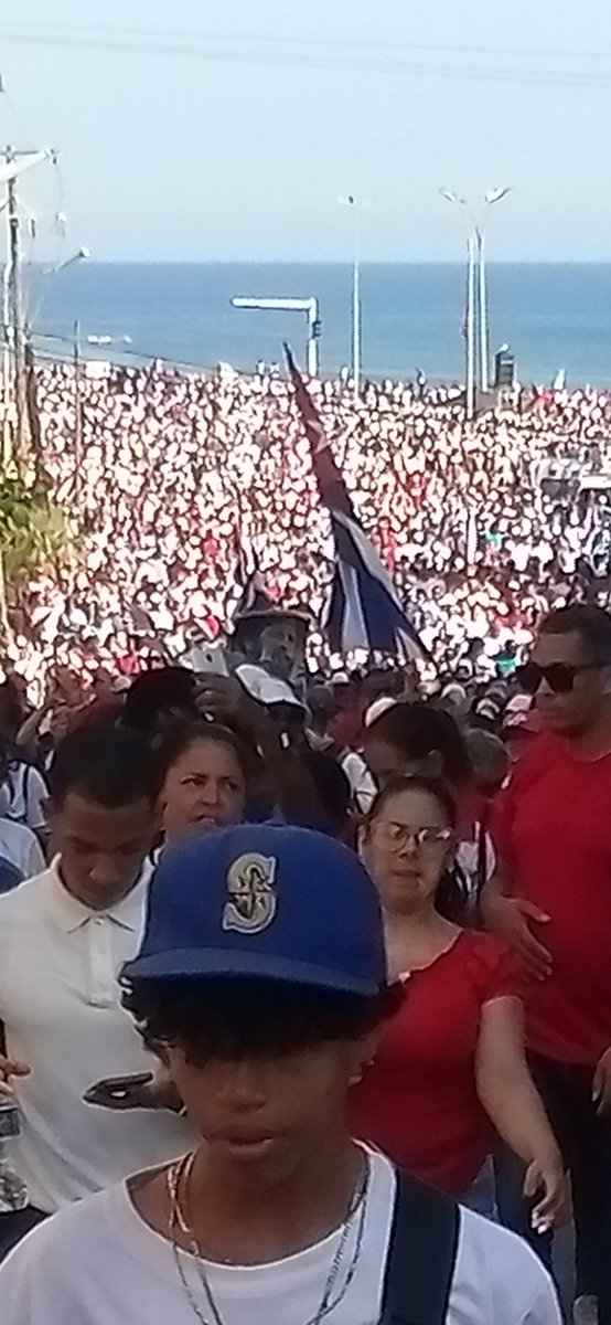 🤣🔥WAHOOO Y ESTO AUN NO COMIENZA, DICEN LOS CIBEROXIUROS QUE VINIERON A PUNTA DE PISTOLA 🔥💪ELLOS NO PUEDEN ENTENDER QUE #LaPatriaSeDefiende 💪🔥

#100AñosConFidel