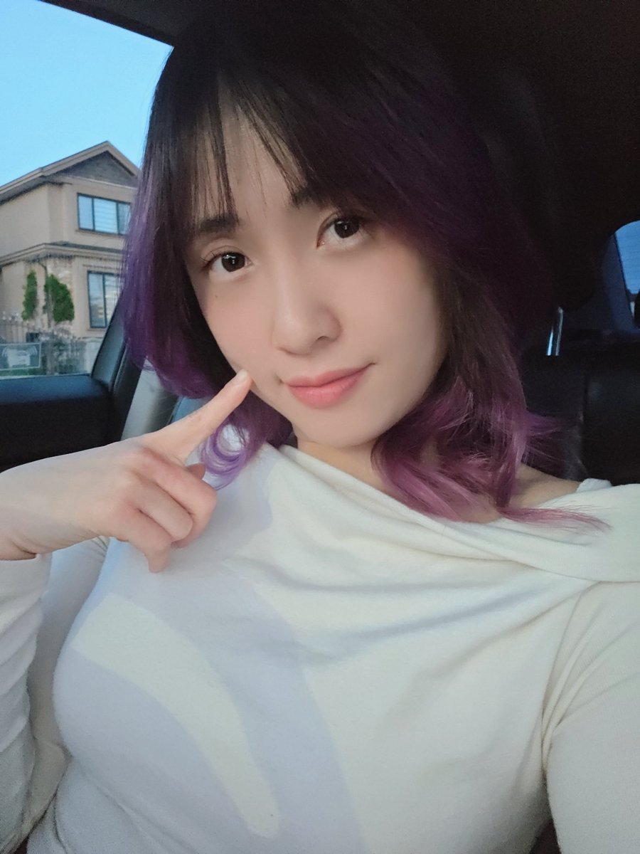hinarific's tweet photo. Thank you everyone for their love and support over the years! I'll be continuing to post on here and on IG @hinarific ❤️ https://t.co/5eLwMe15XU
