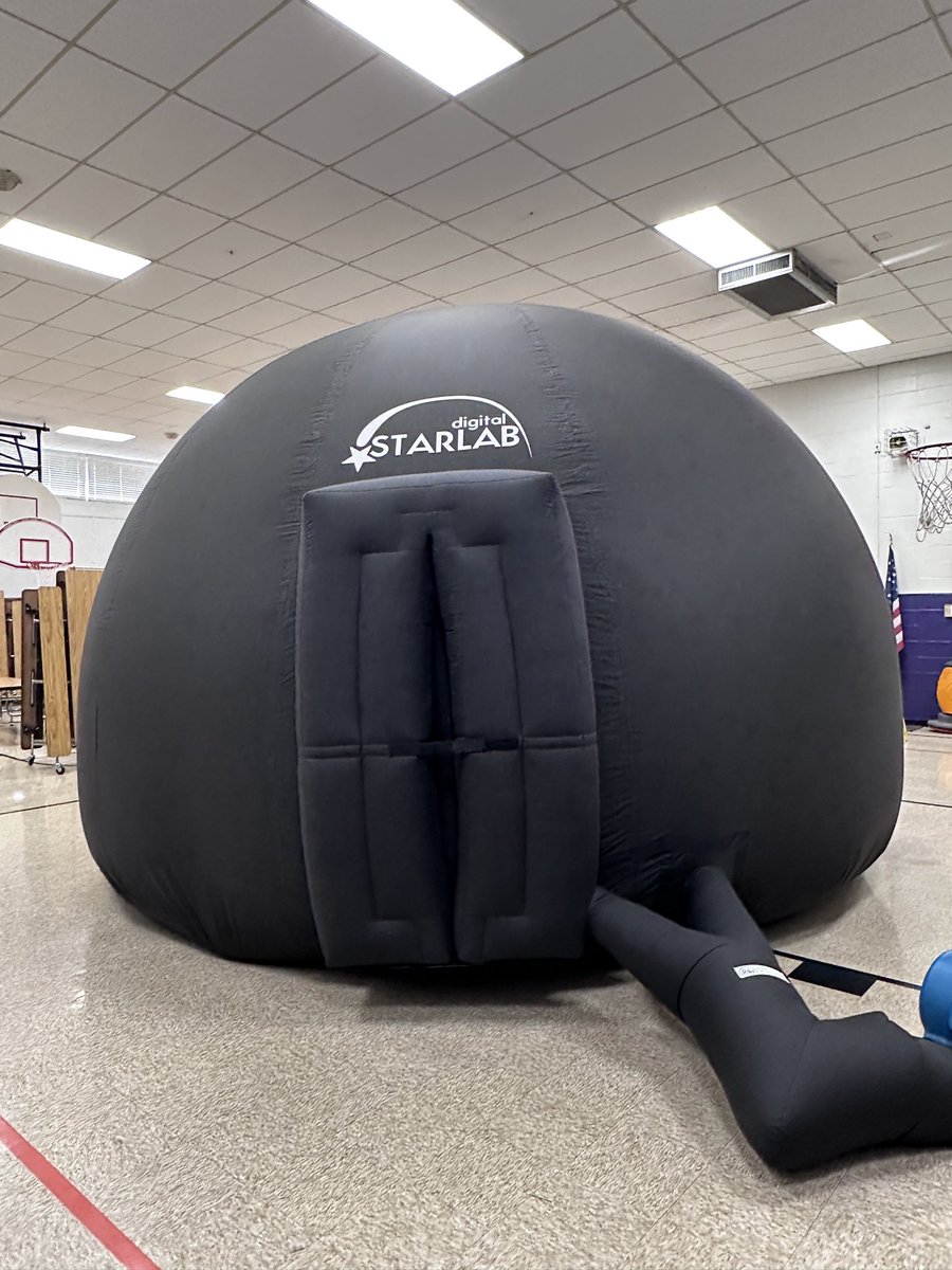 twin_echo's tweet photo. Star Lab came to Twin Echo today.  Grades 2,3 and 4 visited the portable planetarium.  Thank you SIUE! https://t.co/1RAHpG8IFQ