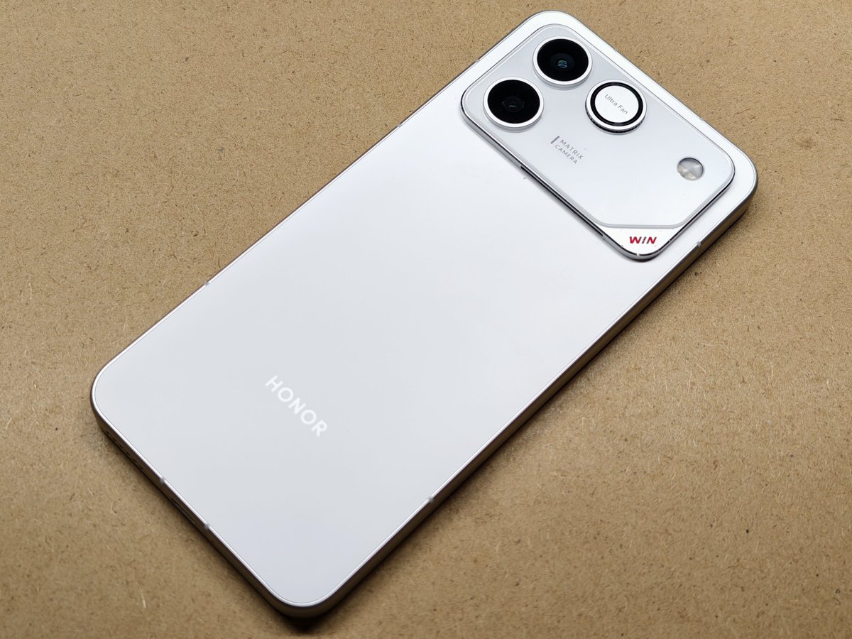 【最終2/28】HONOR WIN RT 16/512バッテリー100％おまけ付 HONOR WIN RT」発表！8 Elite、空冷ファン、1万mAhバッテリー、大型