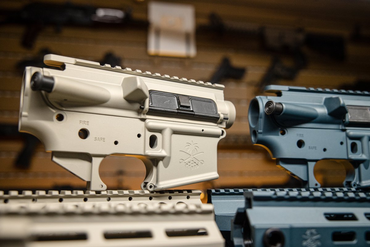 palmettoarmory's tweet image. Your build. Your finish. Your way.
Six finishes. Three components. One decision.
Overview video drops Monday. 🇺🇸

#SabreBuilders #PSA #PalmettoStateArmory #AR15 #BuildSeason